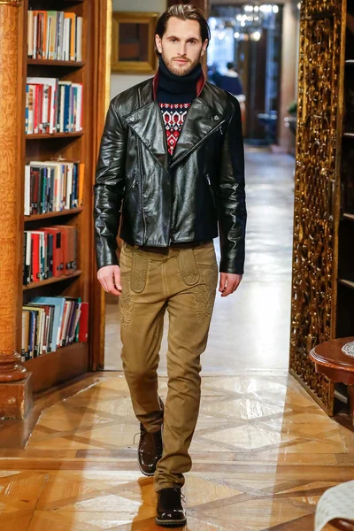 Look 60
